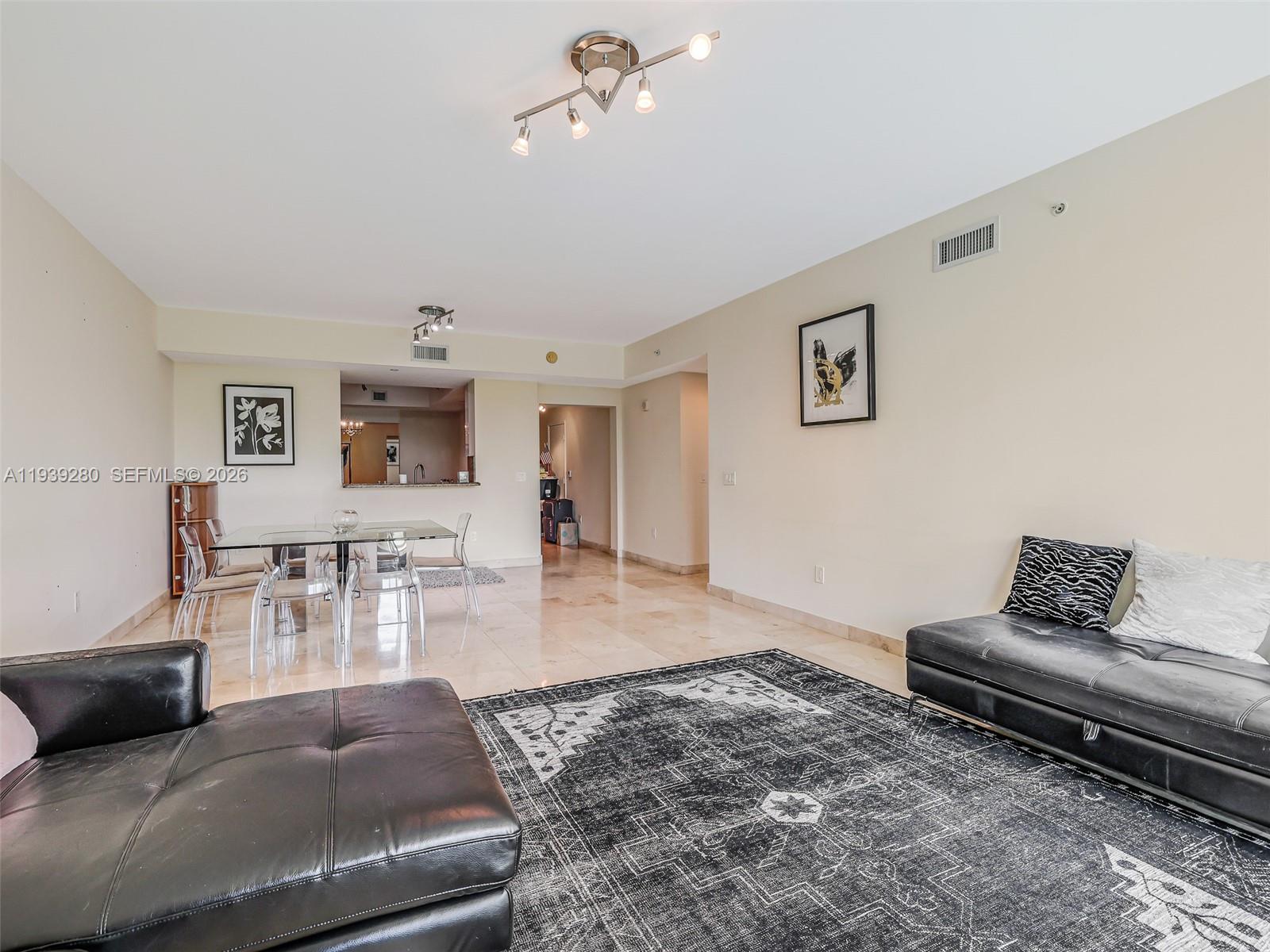 3330 NE 190th St #216, Aventura FL 33180
