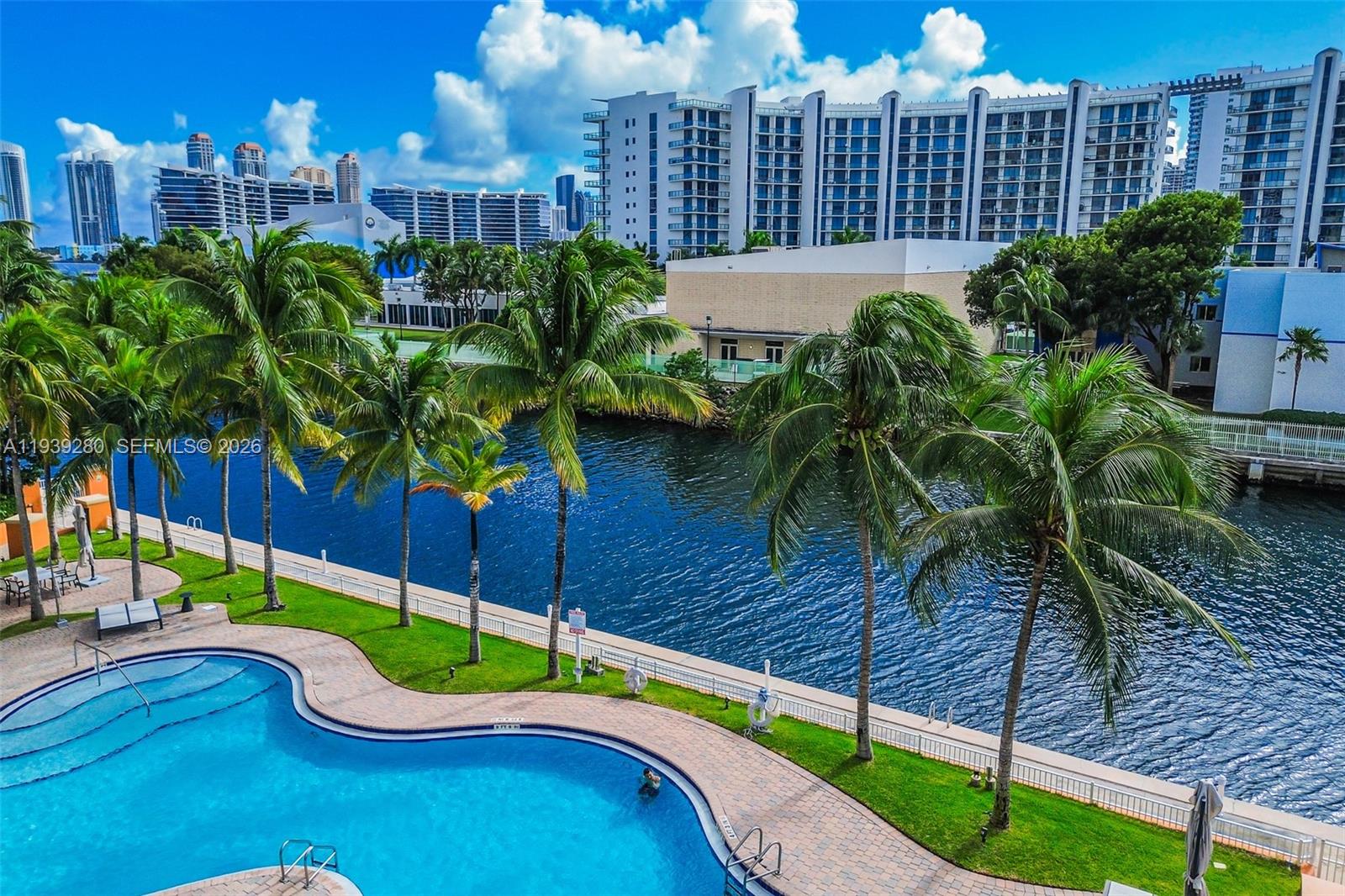 3330 NE 190th St #216, Aventura FL 33180