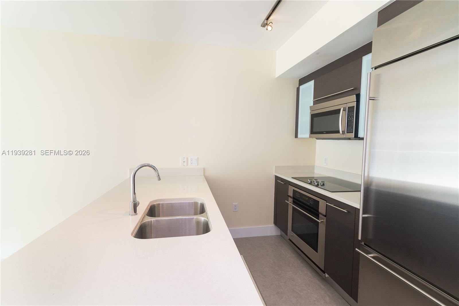 500 Brickell Ave #3908, Miami FL 33131