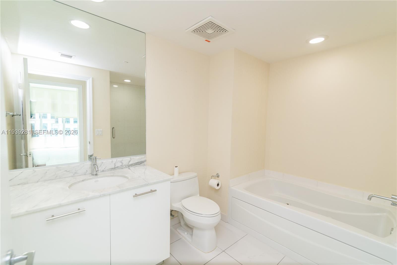 500 Brickell Ave #3908, Miami FL 33131