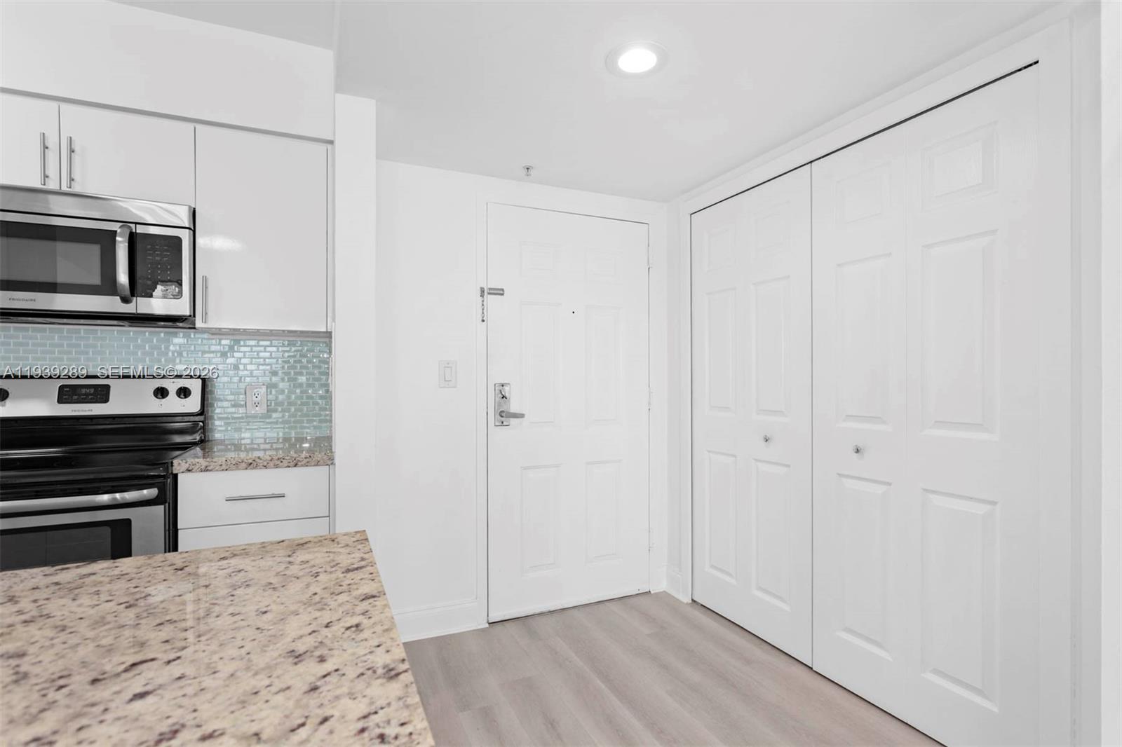 1155 Brickell Bay Dr #2206, Miami FL 33131