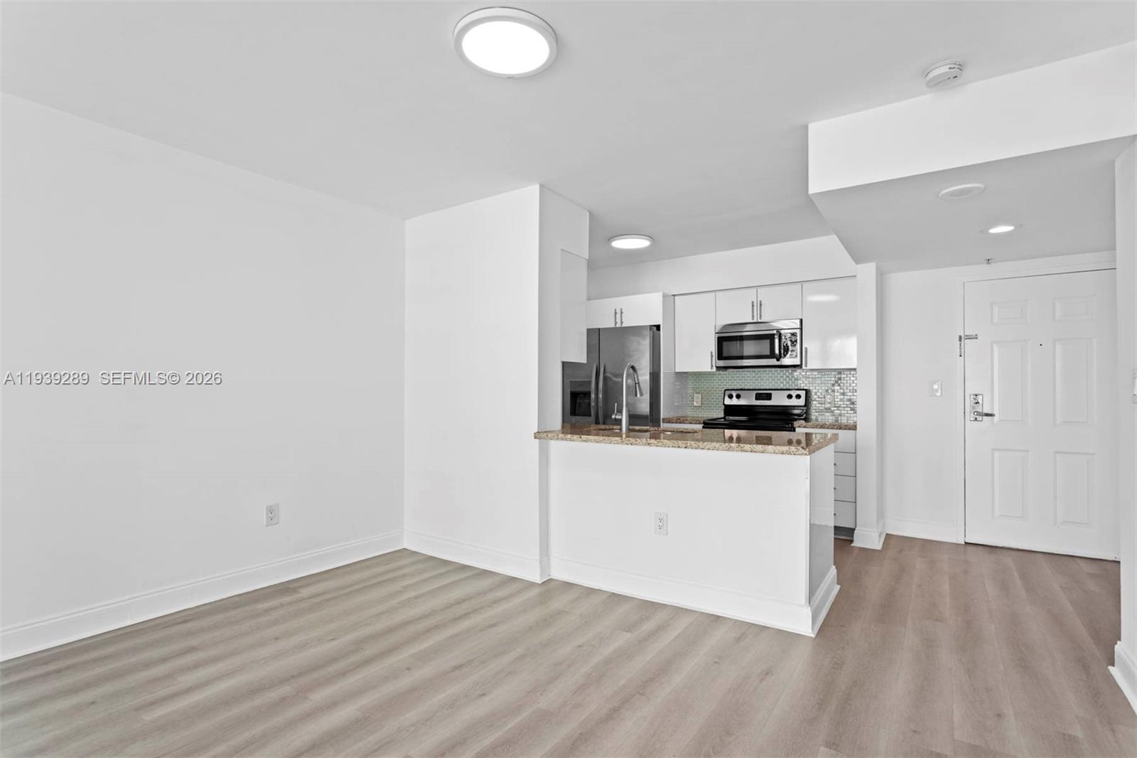 1155 Brickell Bay Dr #2206, Miami FL 33131