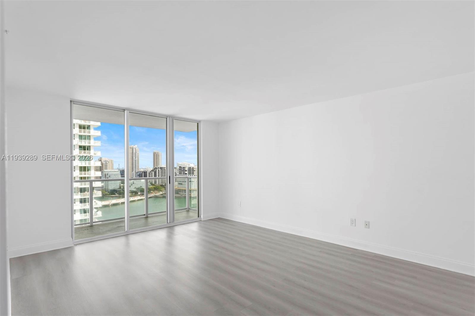 1155 Brickell Bay Dr #2206, Miami FL 33131