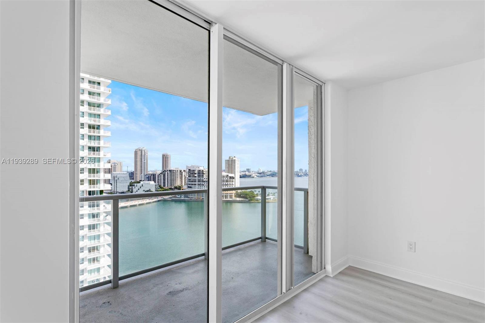 1155 Brickell Bay Dr #2206, Miami FL 33131