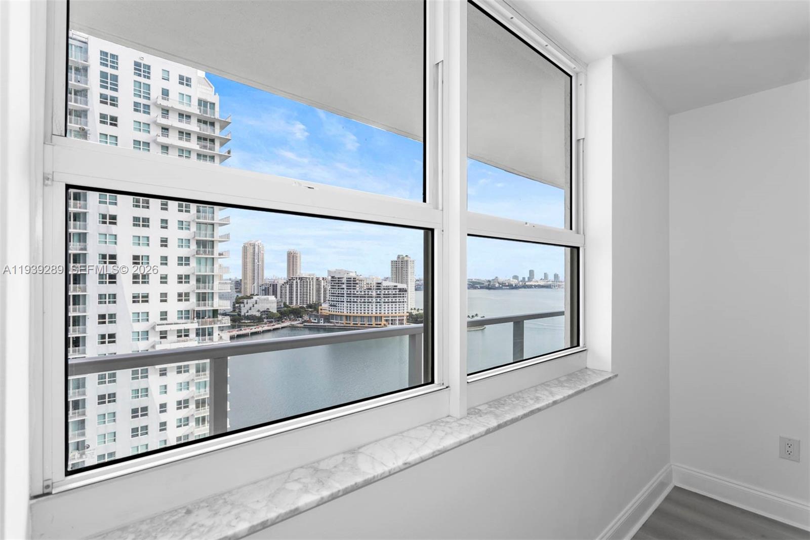 1155 Brickell Bay Dr #2206, Miami FL 33131