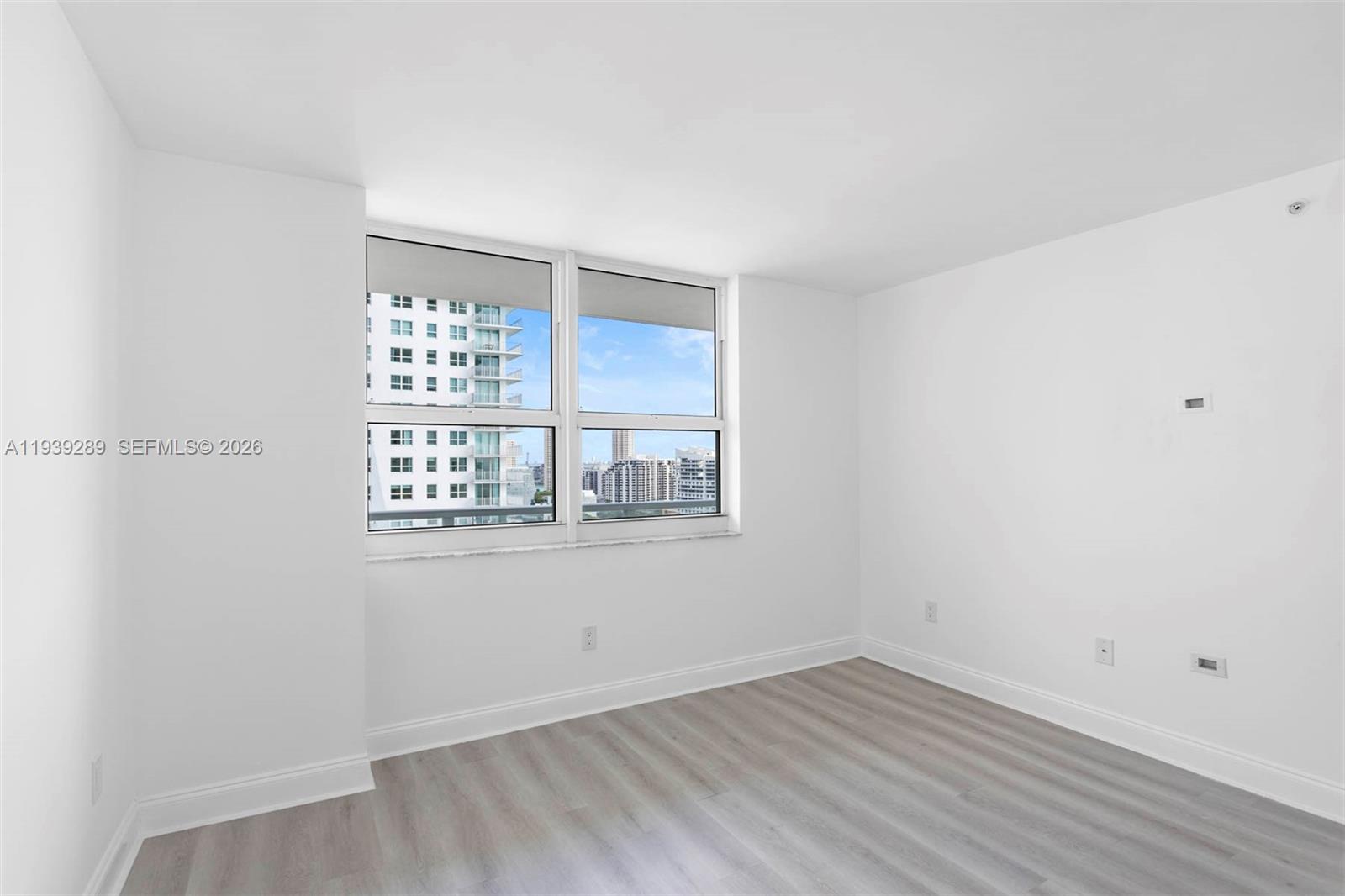 1155 Brickell Bay Dr #2206, Miami FL 33131