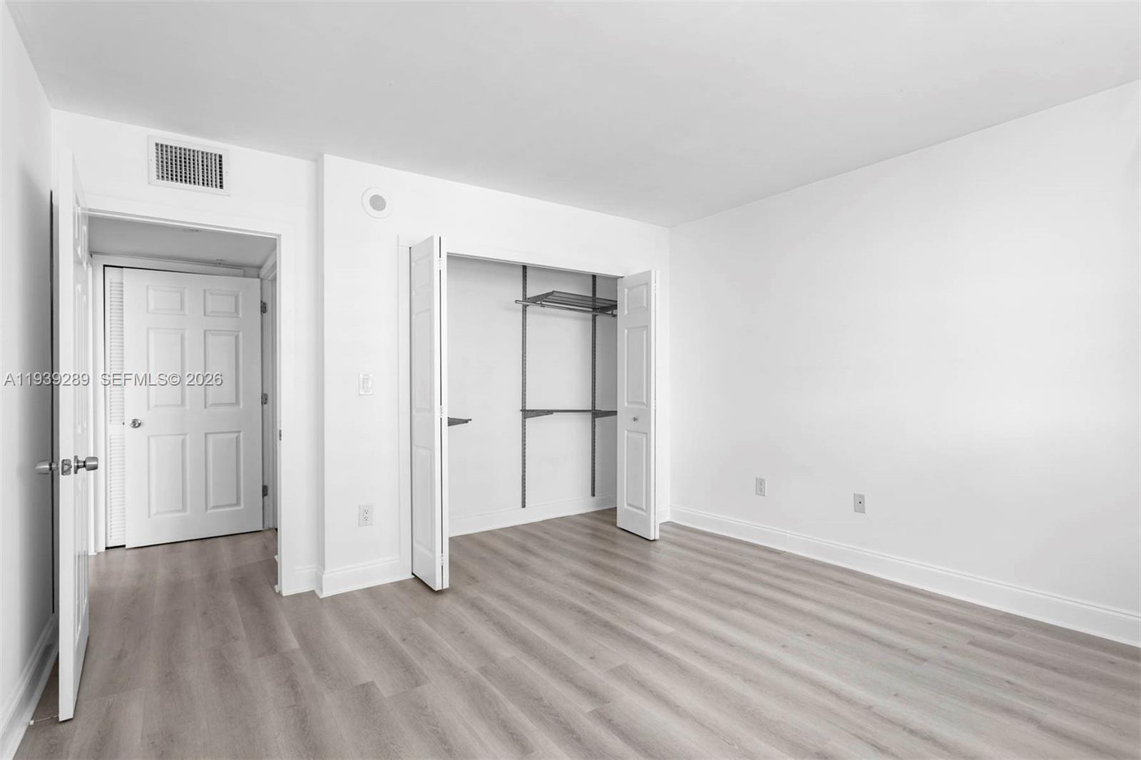 1155 Brickell Bay Dr #2206, Miami FL 33131