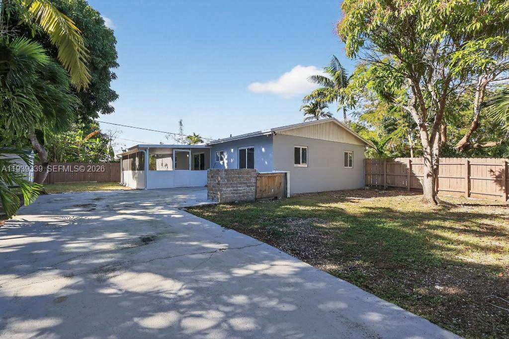 9900 SW 164th Ter, Miami FL 33157