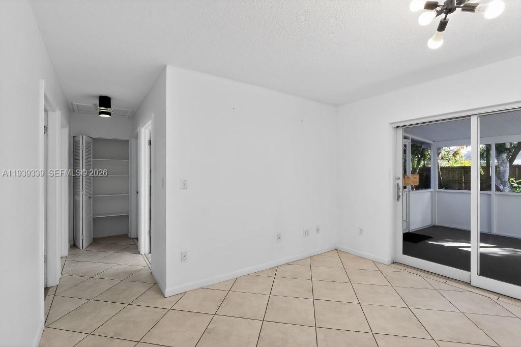 9900 SW 164th Ter, Miami FL 33157