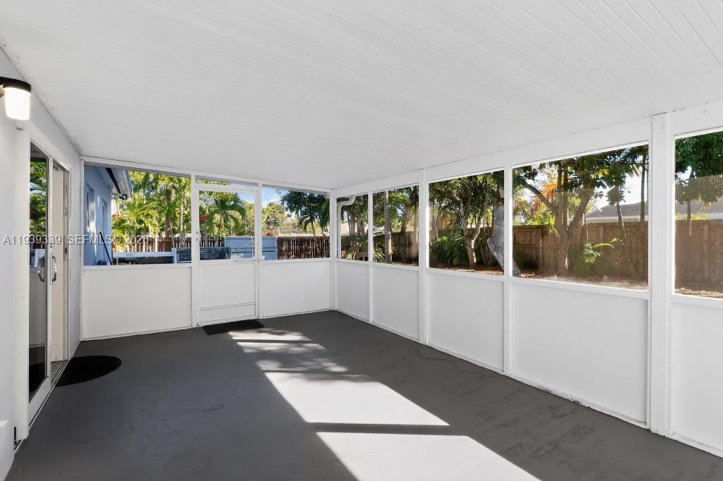 9900 SW 164th Ter, Miami FL 33157