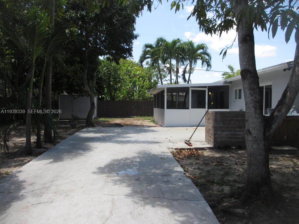 9900 SW 164th Ter, Miami FL 33157