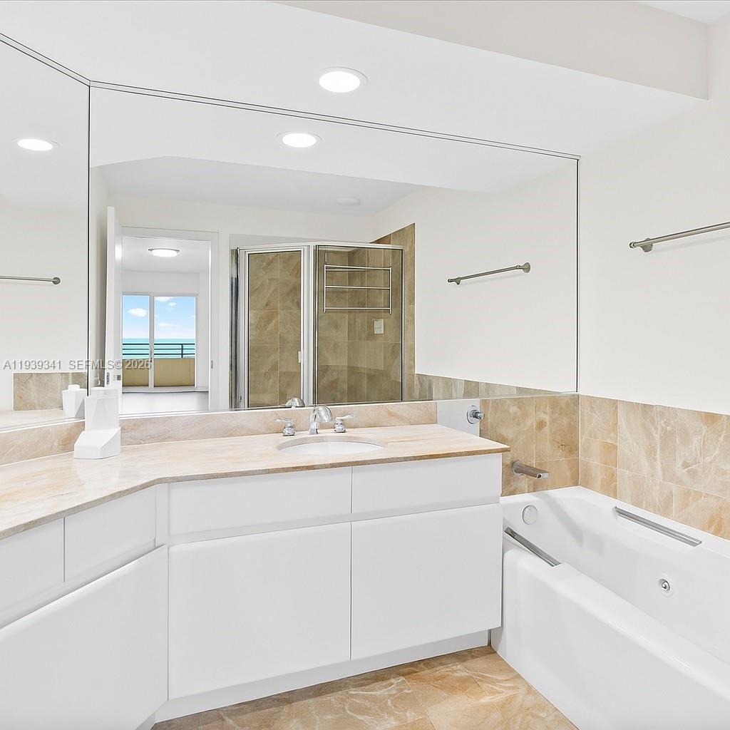 888 Brickell Key #2510, Miami FL 33131
