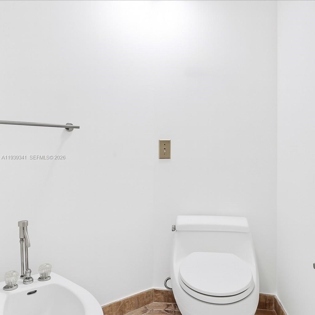 888 Brickell Key #2510, Miami FL 33131