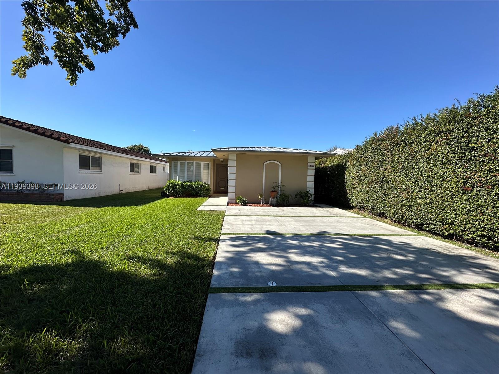 120 Pocatella St #120, Miami Springs FL 33166