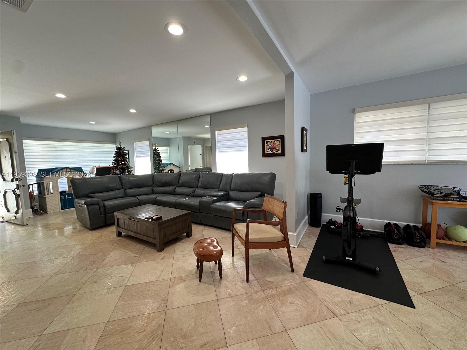 120 Pocatella St #120, Miami Springs FL 33166