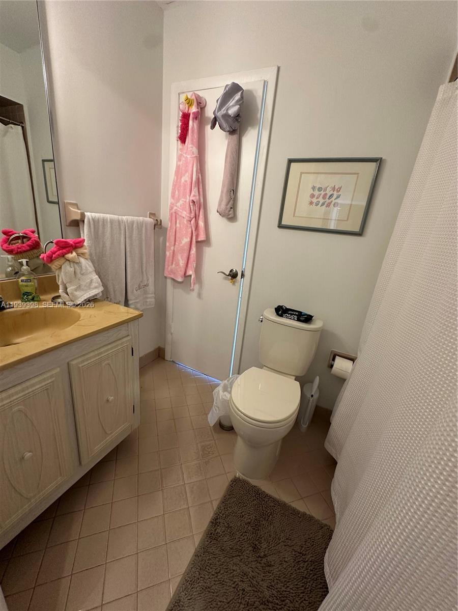 120 Pocatella St #120, Miami Springs FL 33166