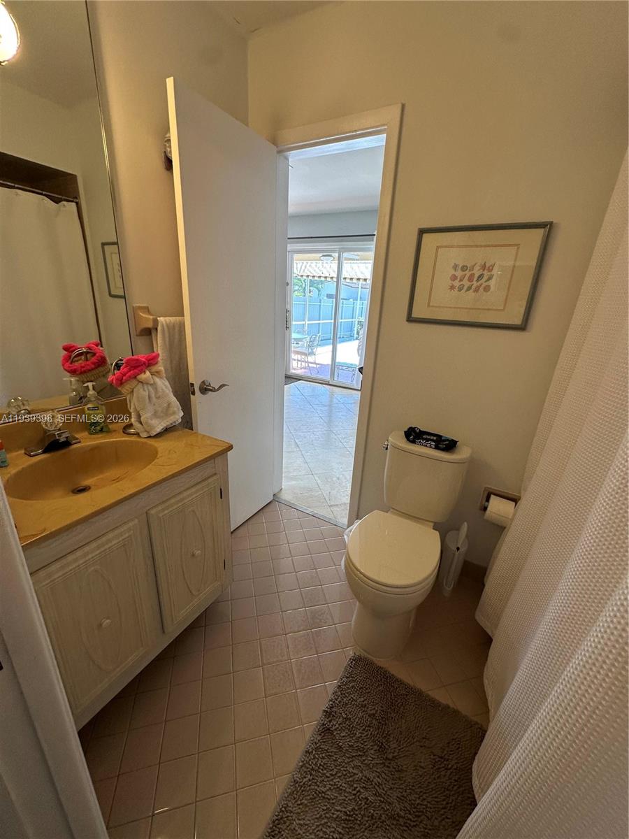 120 Pocatella St #120, Miami Springs FL 33166