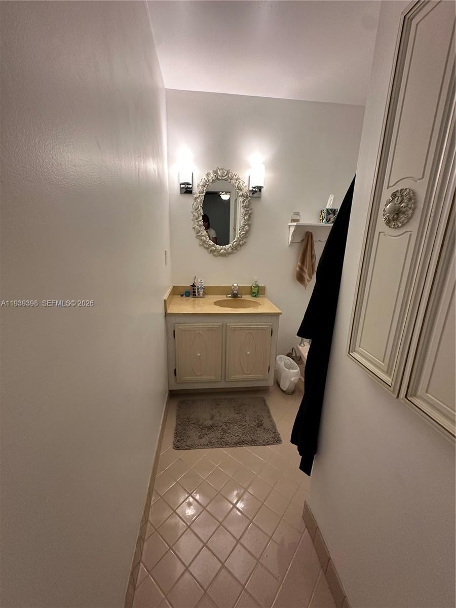 120 Pocatella St #120, Miami Springs FL 33166