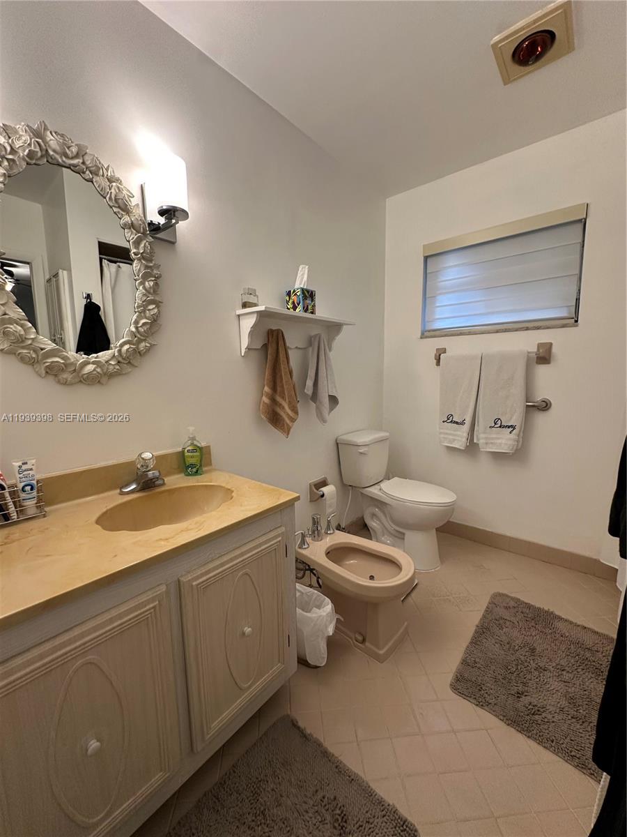 120 Pocatella St #120, Miami Springs FL 33166