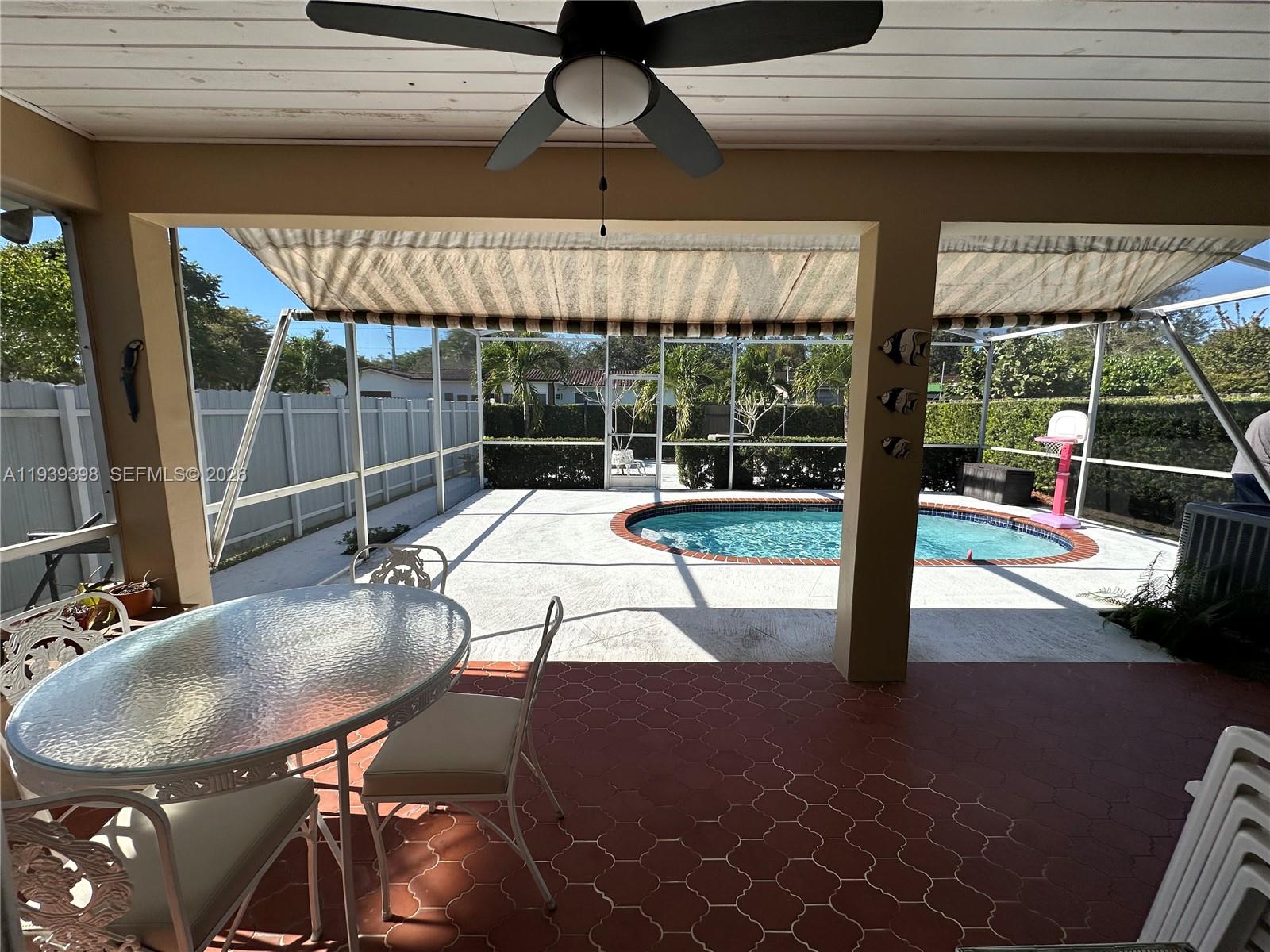 120 Pocatella St #120, Miami Springs FL 33166