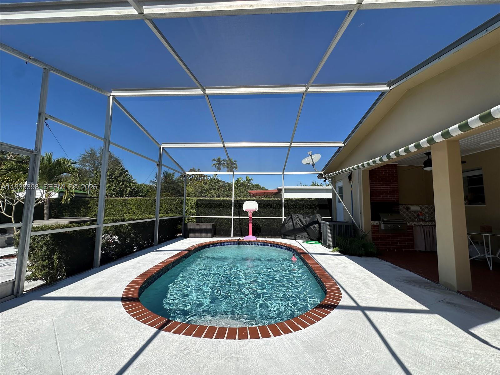 120 Pocatella St #120, Miami Springs FL 33166