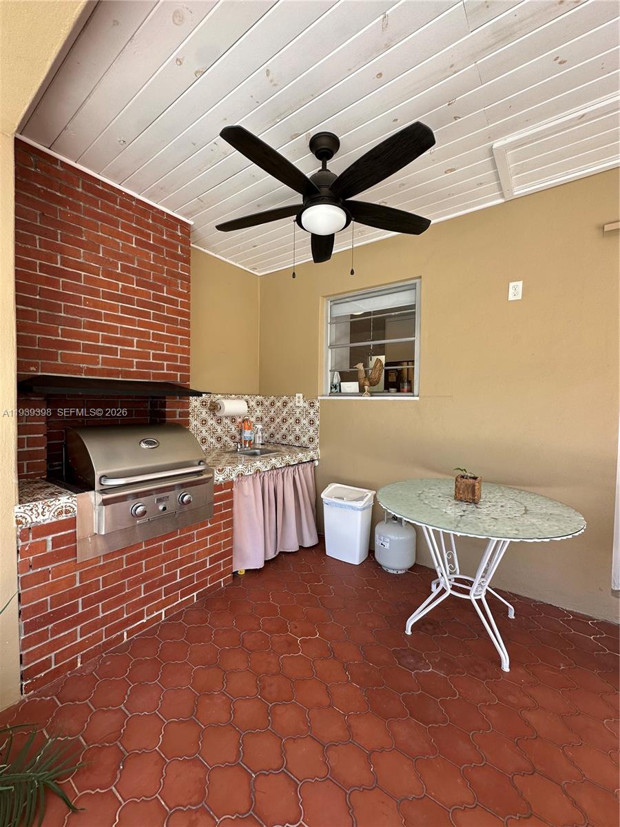 120 Pocatella St #120, Miami Springs FL 33166