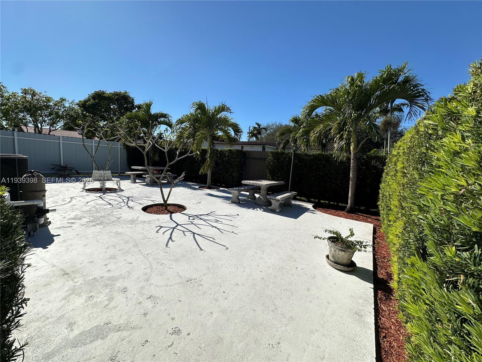 120 Pocatella St #120, Miami Springs FL 33166