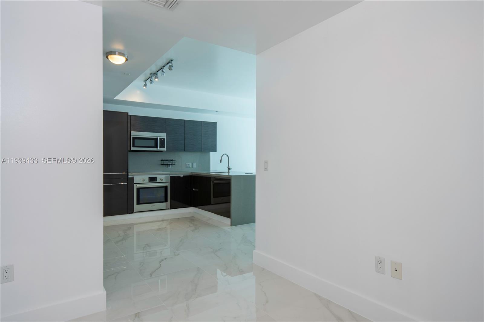 1080 Brickell Ave #1702, Miami FL 33131