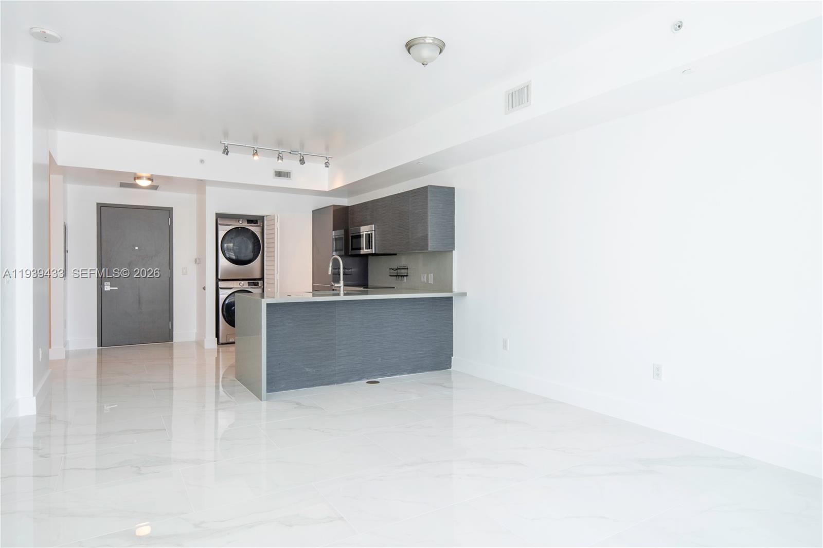 1080 Brickell Ave #1702, Miami FL 33131