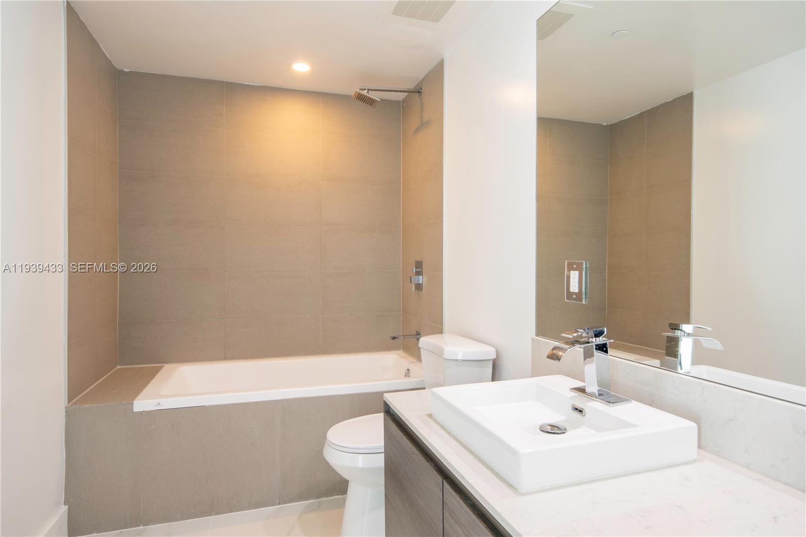 1080 Brickell Ave #1702, Miami FL 33131