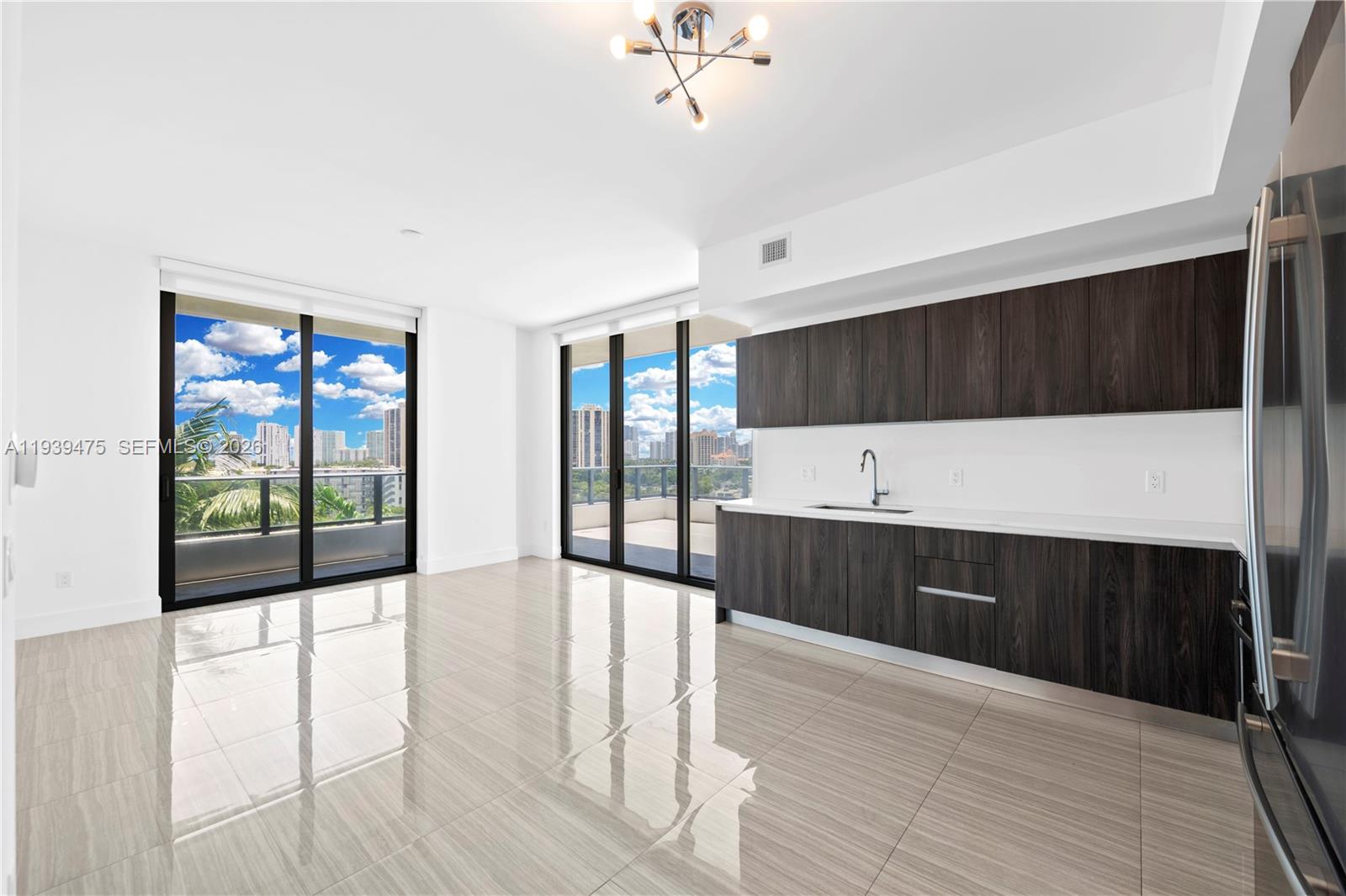 2960 NE 207th St #817, Aventura FL 33180