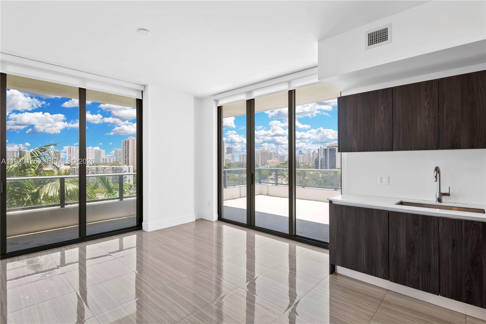 2960 NE 207th St #817, Aventura FL 33180