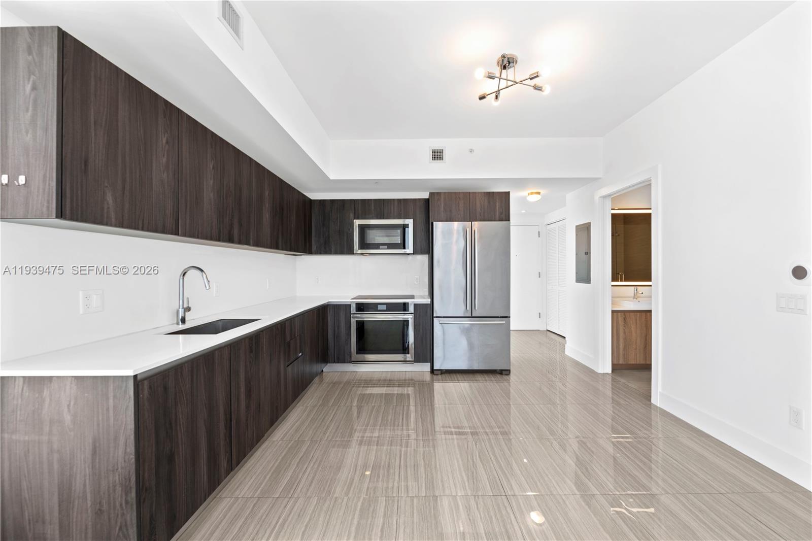 2960 NE 207th St #817, Aventura FL 33180