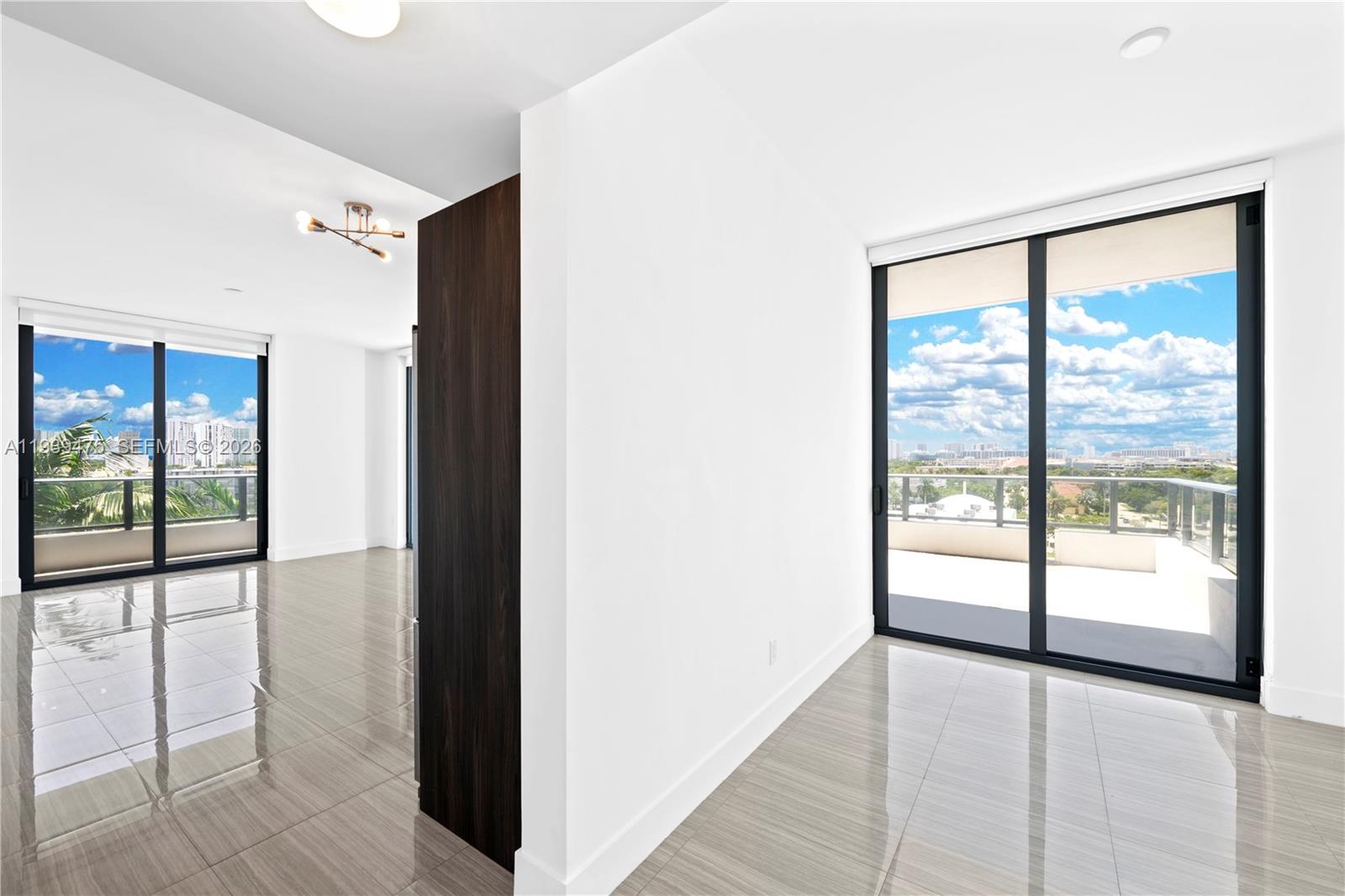 2960 NE 207th St #817, Aventura FL 33180