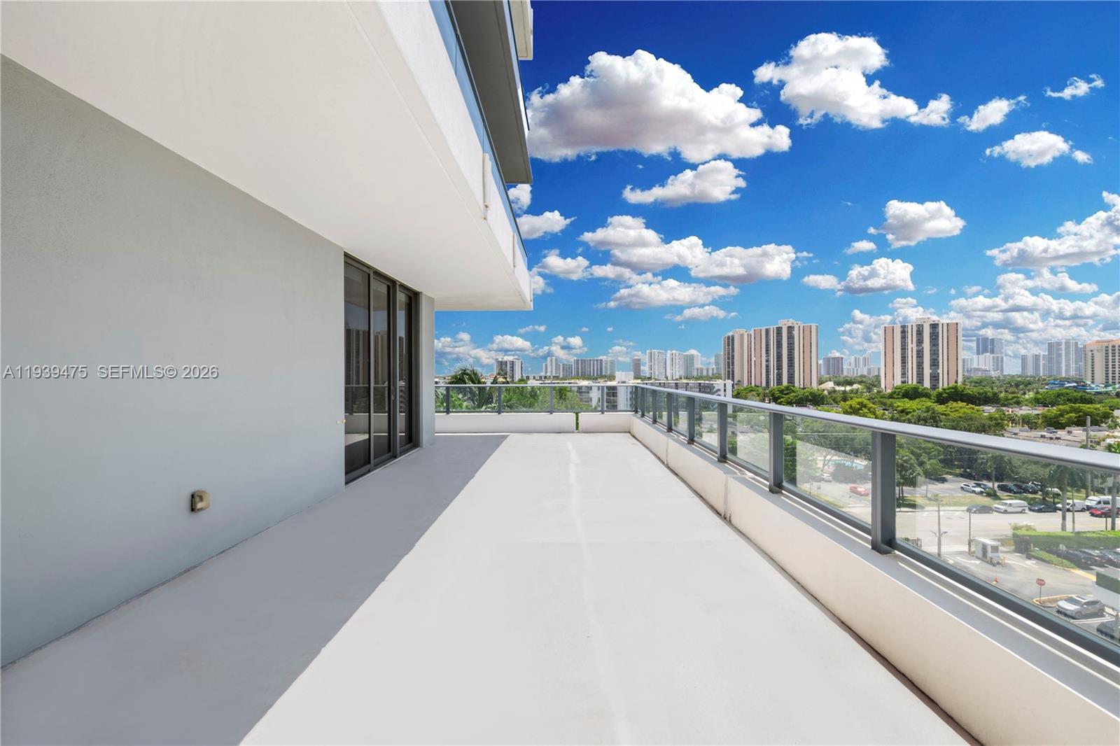 2960 NE 207th St #817, Aventura FL 33180