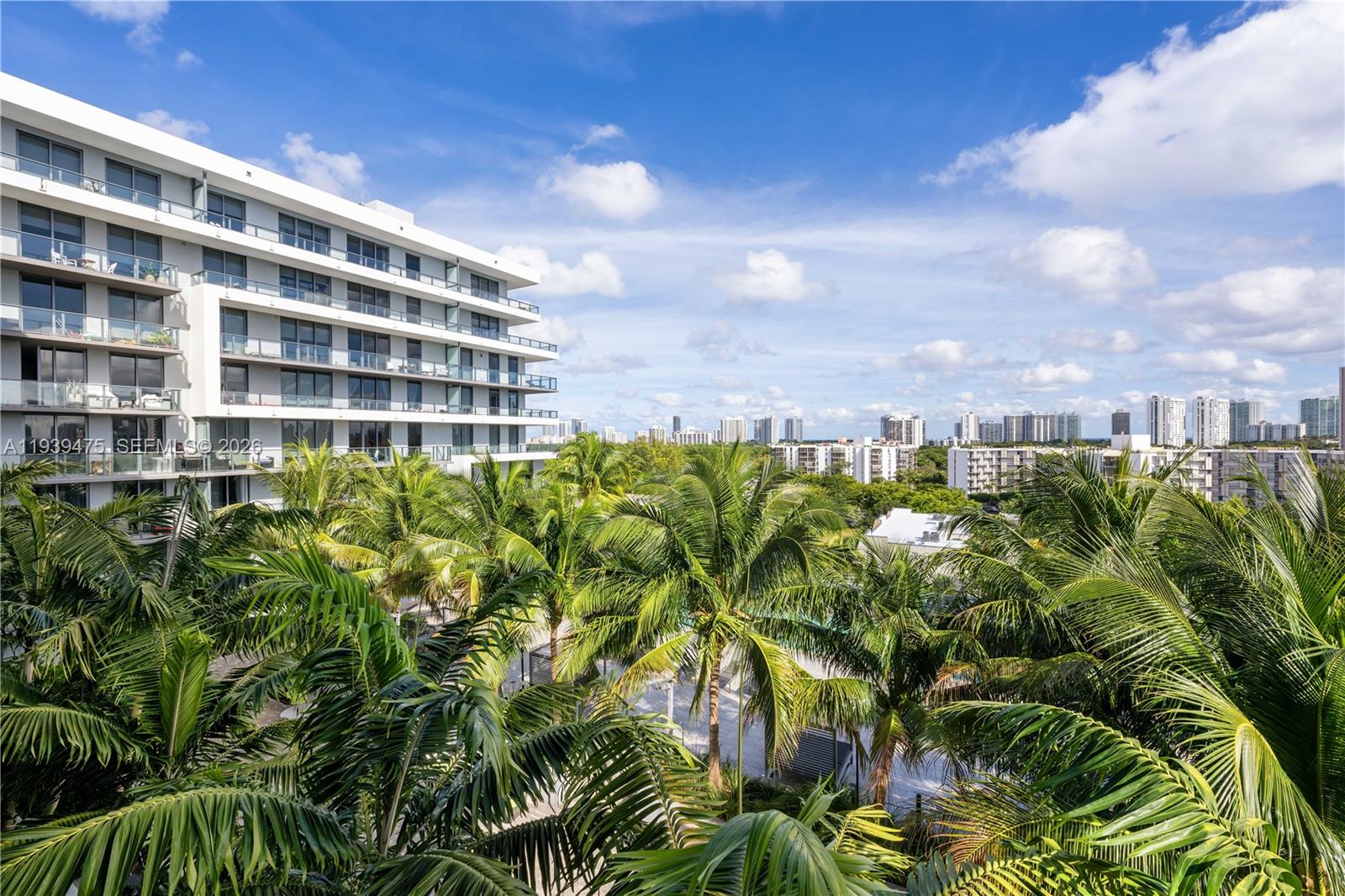 2960 NE 207th St #817, Aventura FL 33180