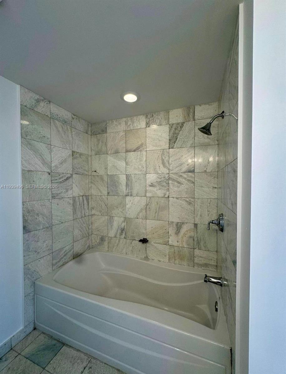 1060 BRICKELL AV #2603, Miami FL 33131