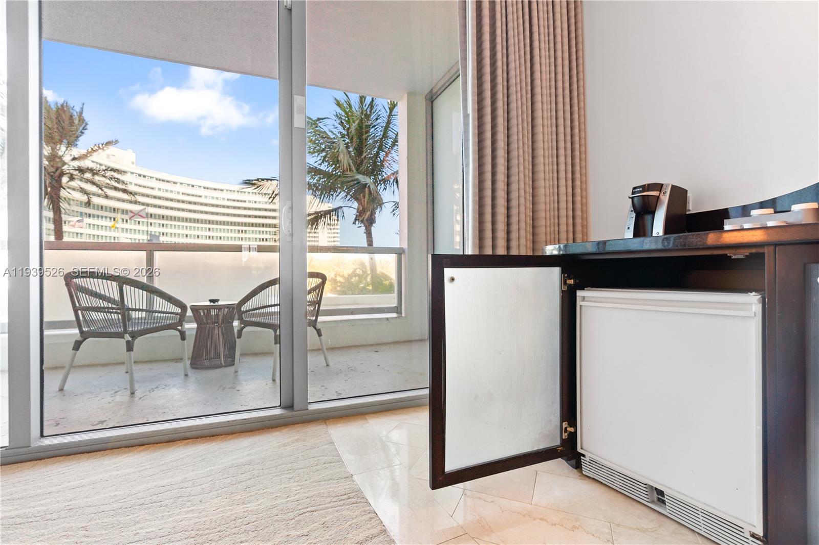 4391 Collins Ave #303, Miami Beach FL 33140