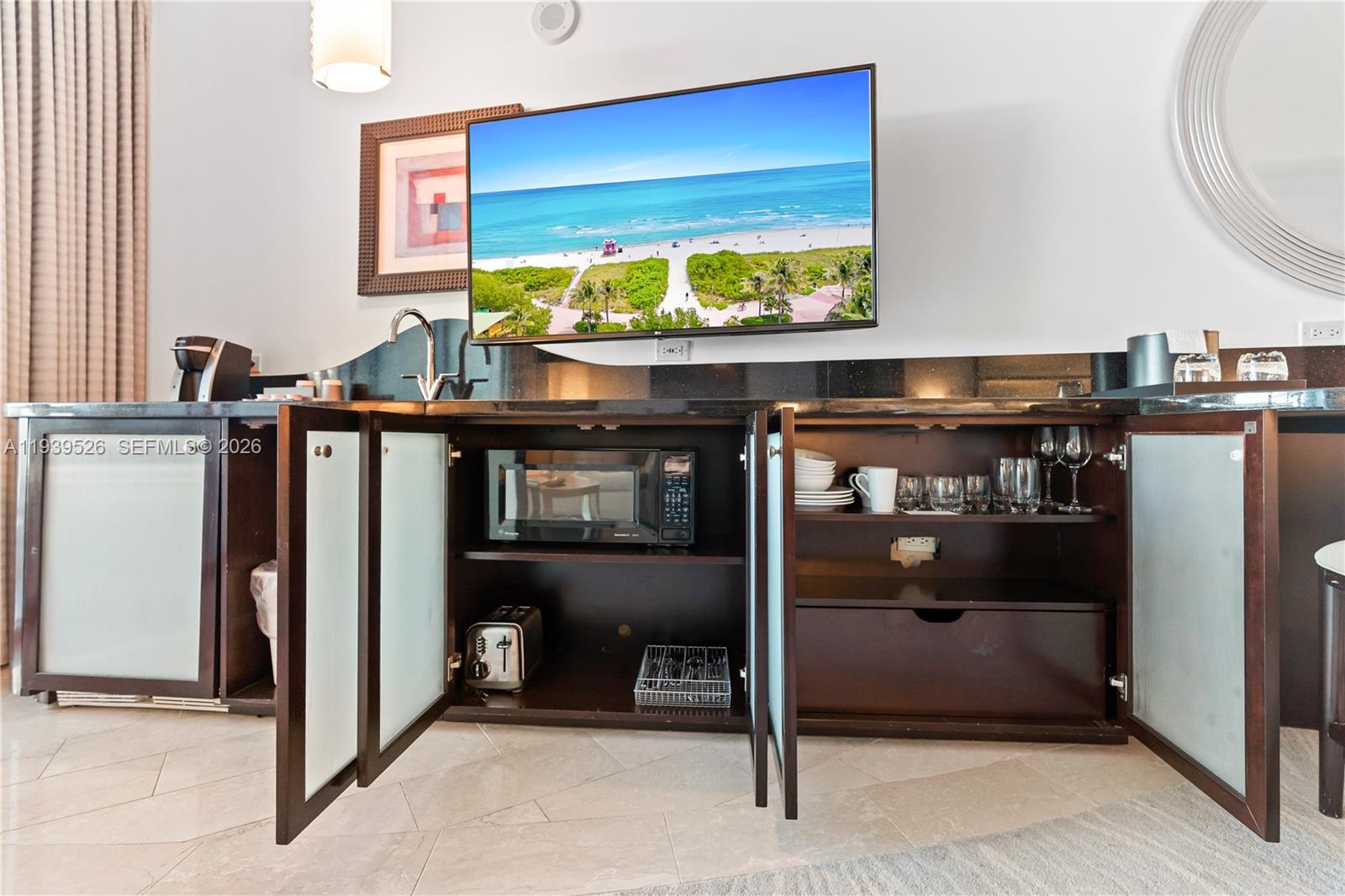 4391 Collins Ave #303, Miami Beach FL 33140