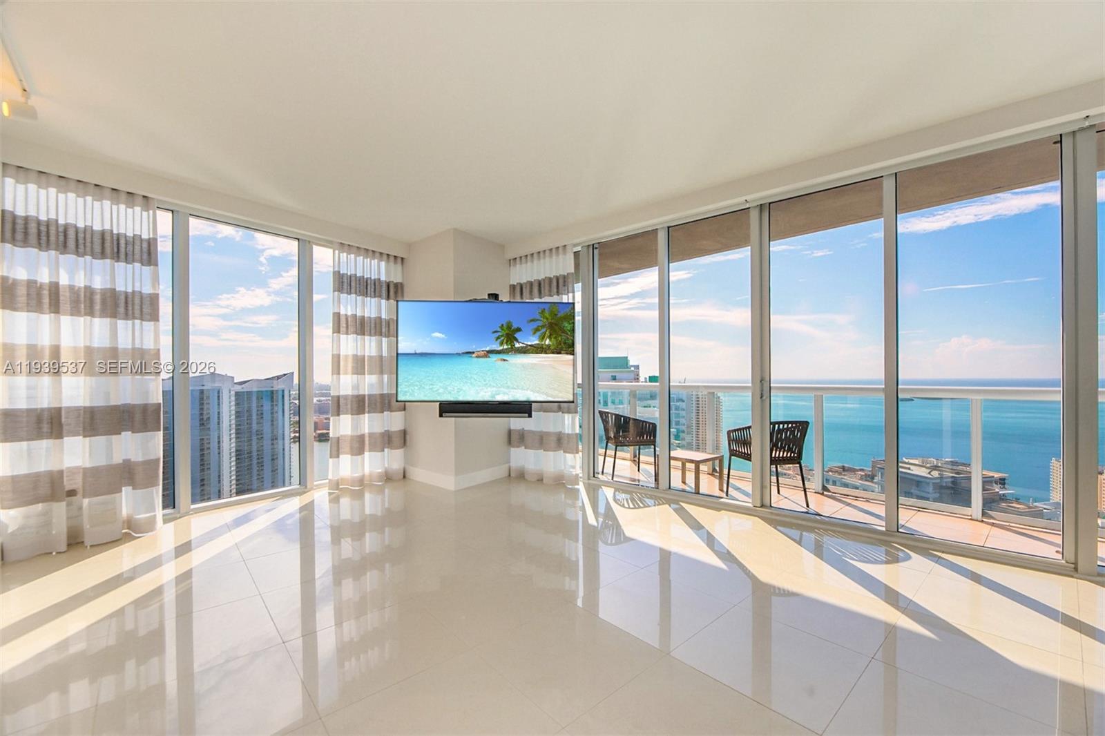 465 Brickell Ave #4301, Miami FL 33131