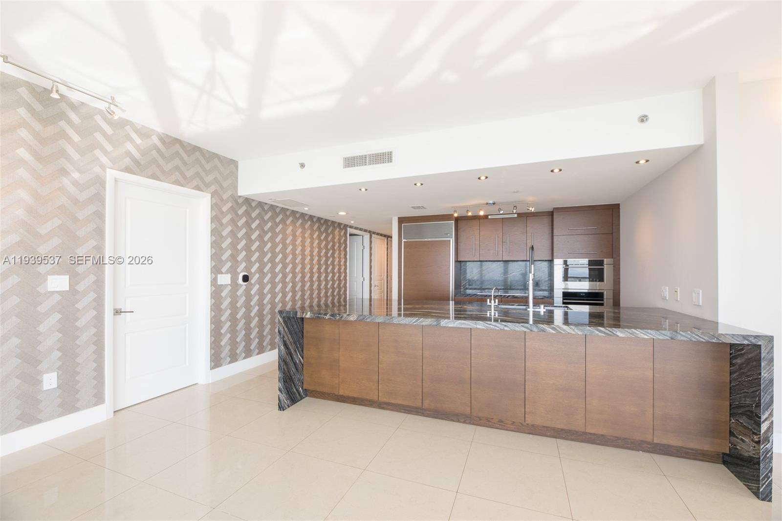 465 Brickell Ave #4301, Miami FL 33131