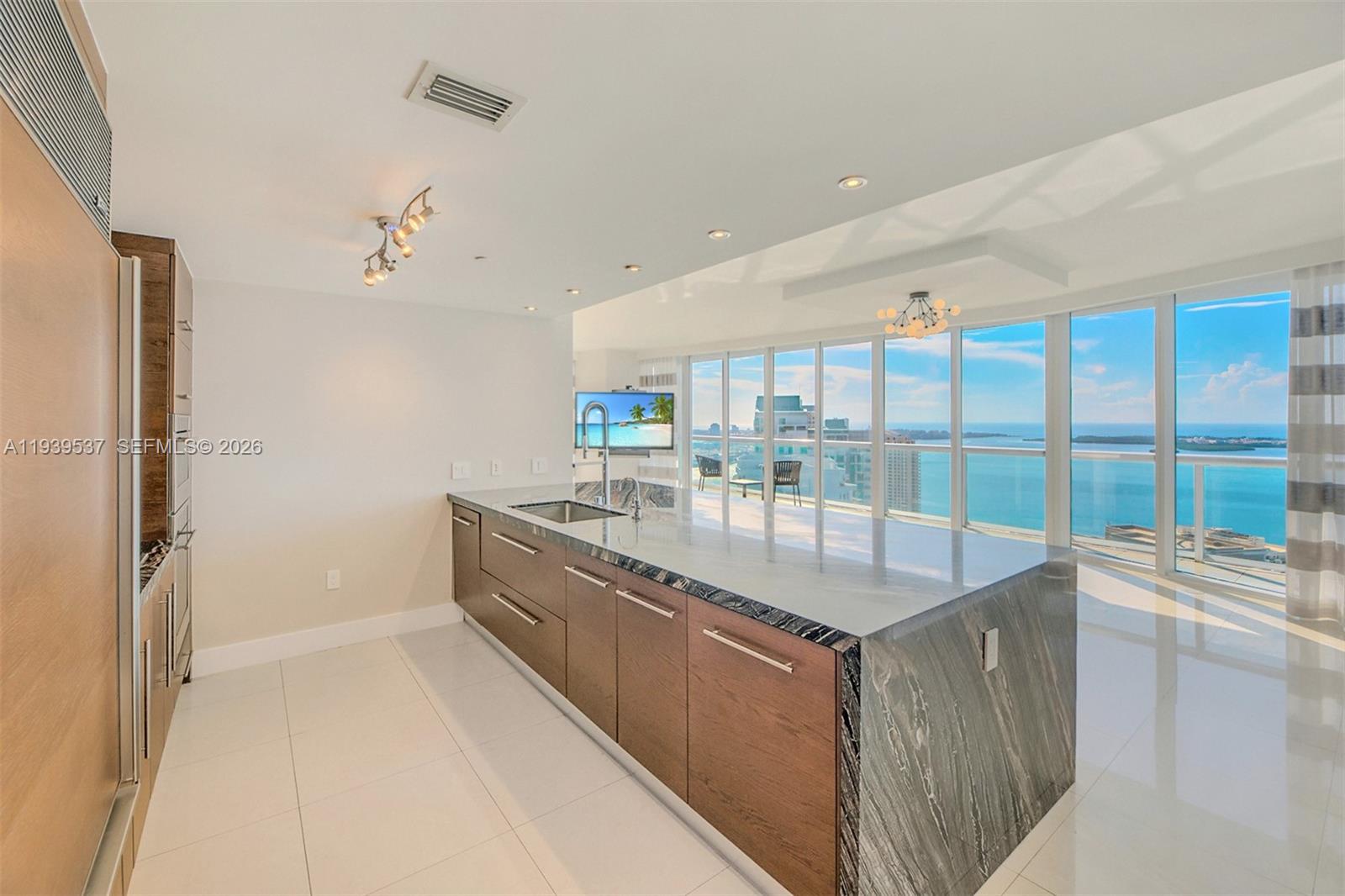 465 Brickell Ave #4301, Miami FL 33131