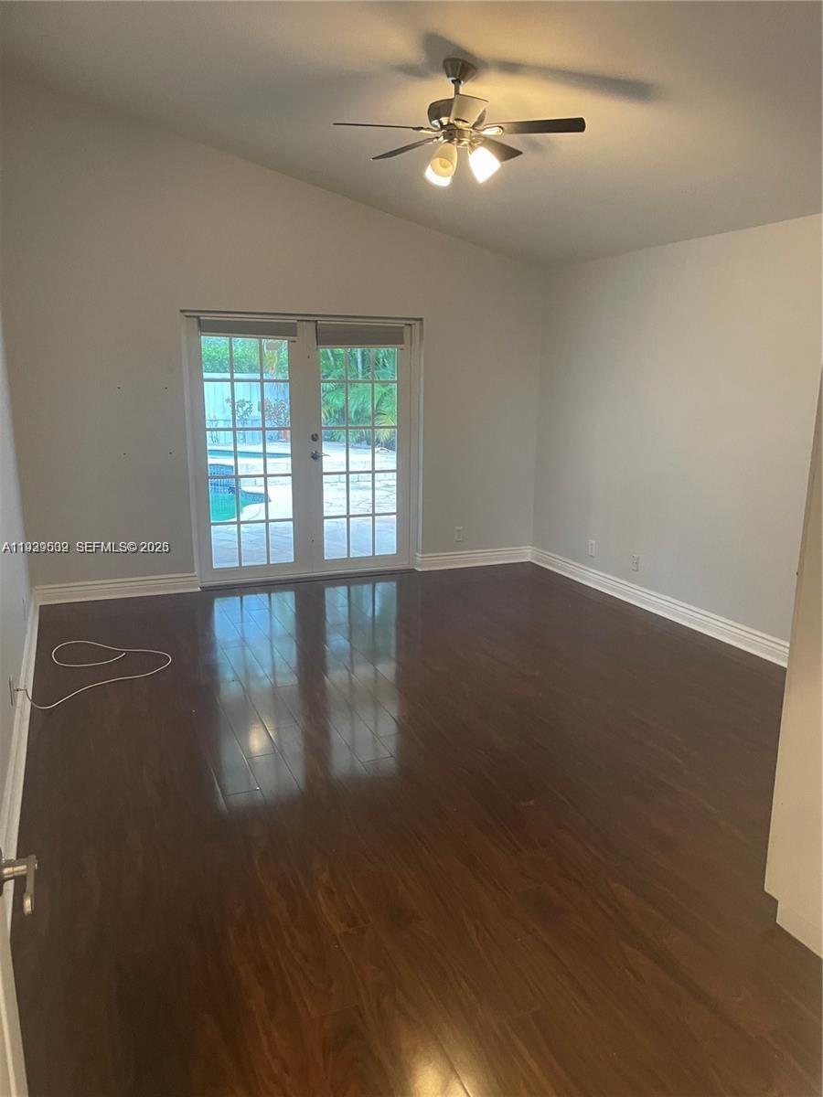 1552 NW 135th Ave, Pembroke Pines FL 33028