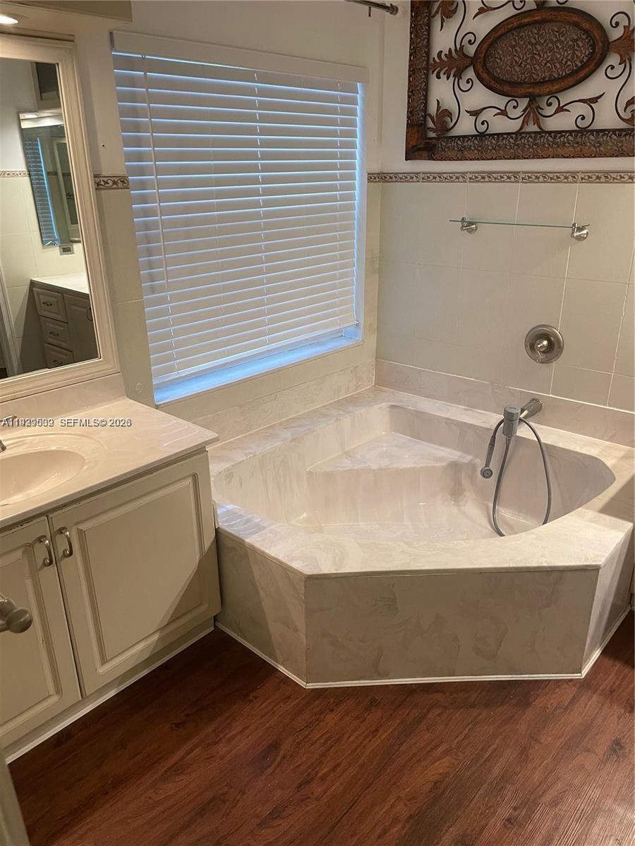 1552 NW 135th Ave, Pembroke Pines FL 33028