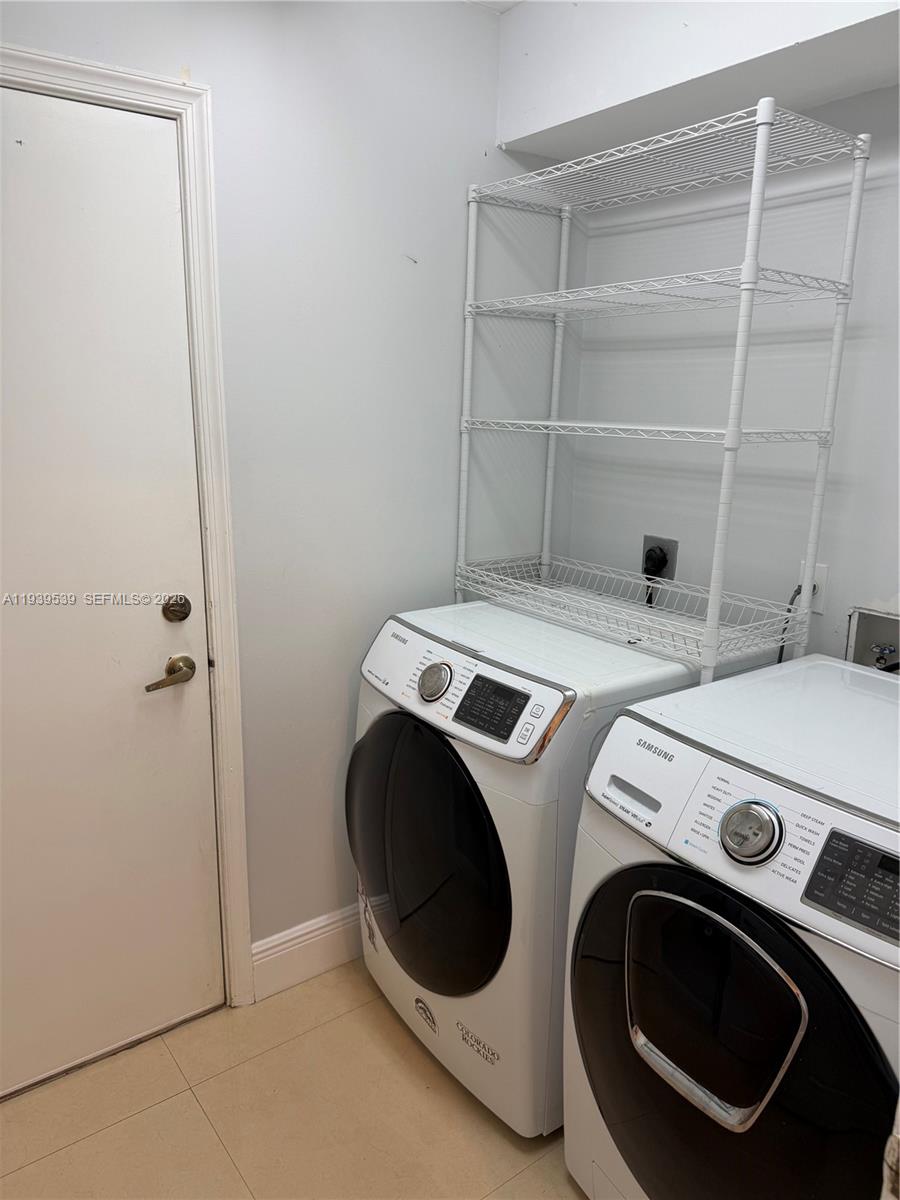 1552 NW 135th Ave, Pembroke Pines FL 33028