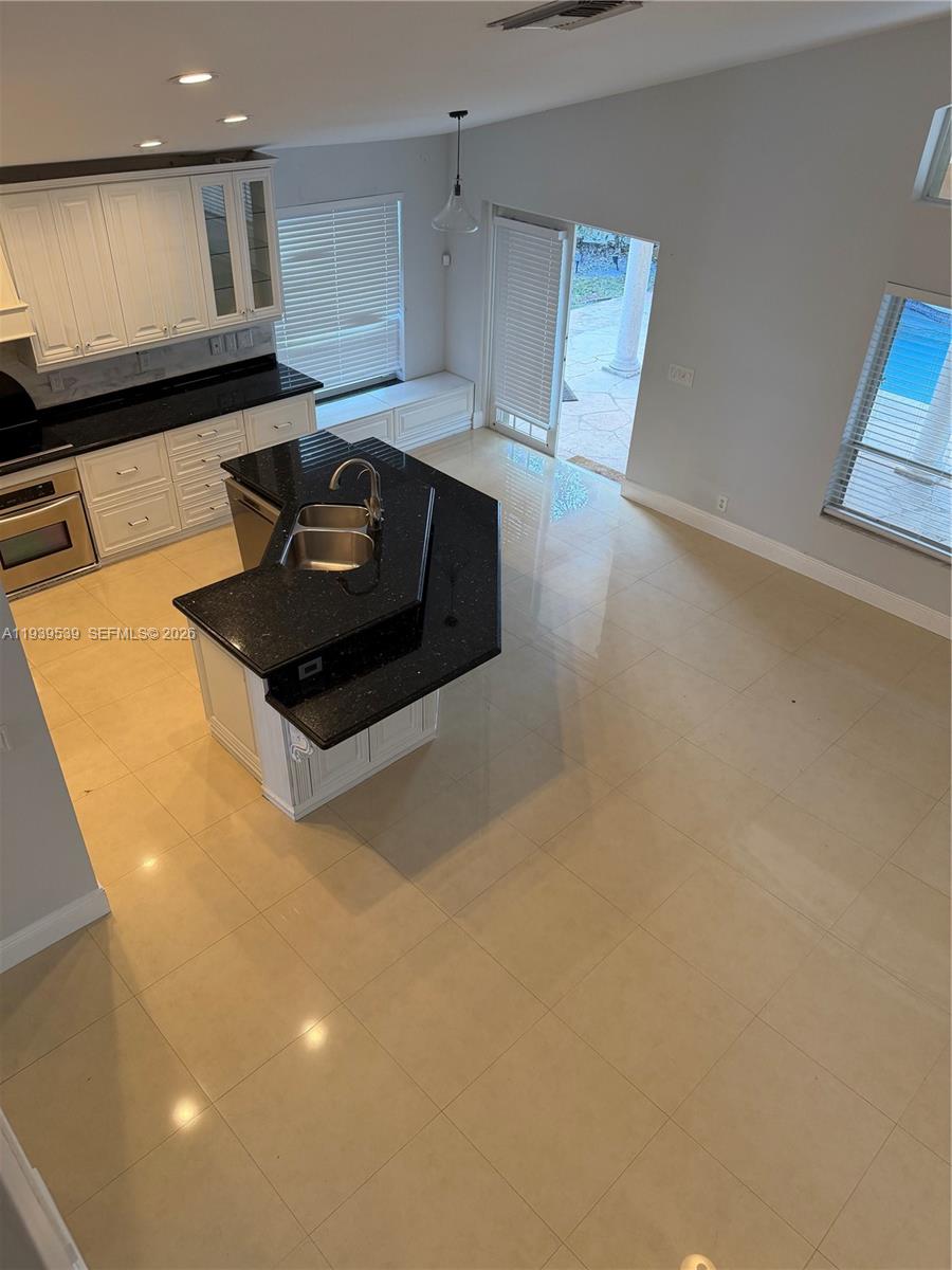 1552 NW 135th Ave, Pembroke Pines FL 33028