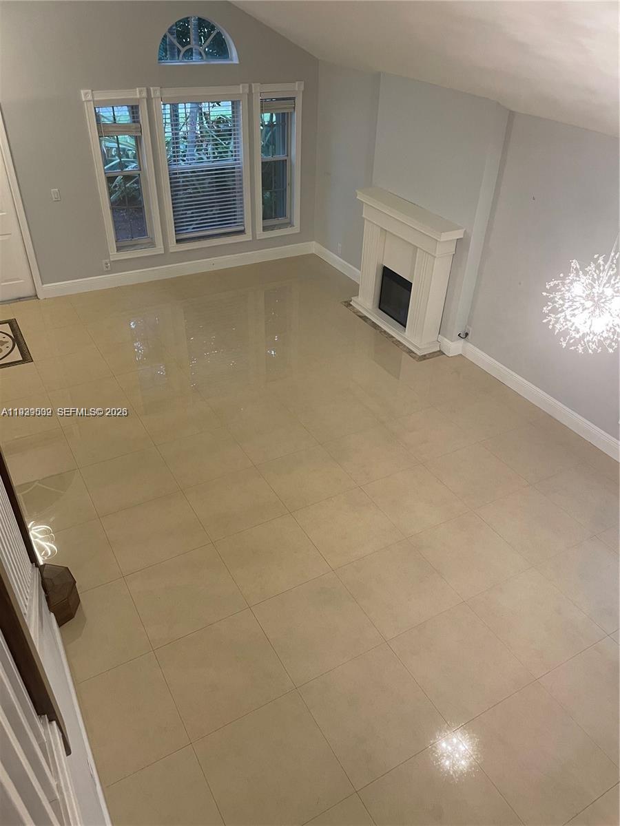 1552 NW 135th Ave, Pembroke Pines FL 33028