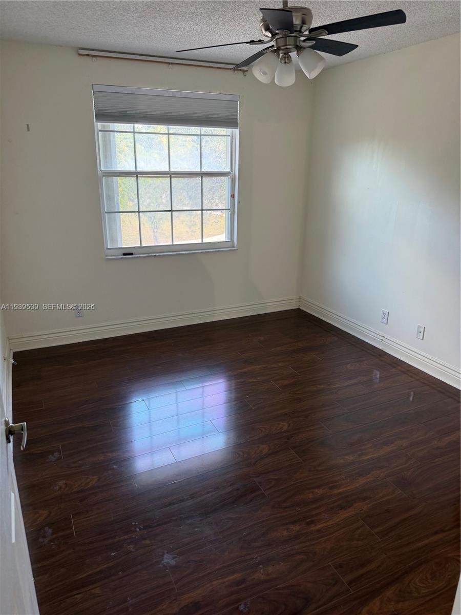 1552 NW 135th Ave, Pembroke Pines FL 33028