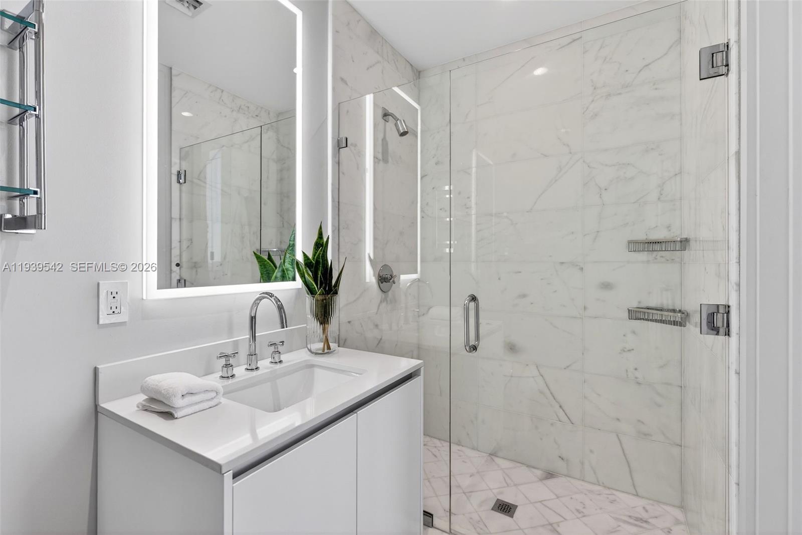2821 S Bayshore Dr #19B, Miami FL 33133