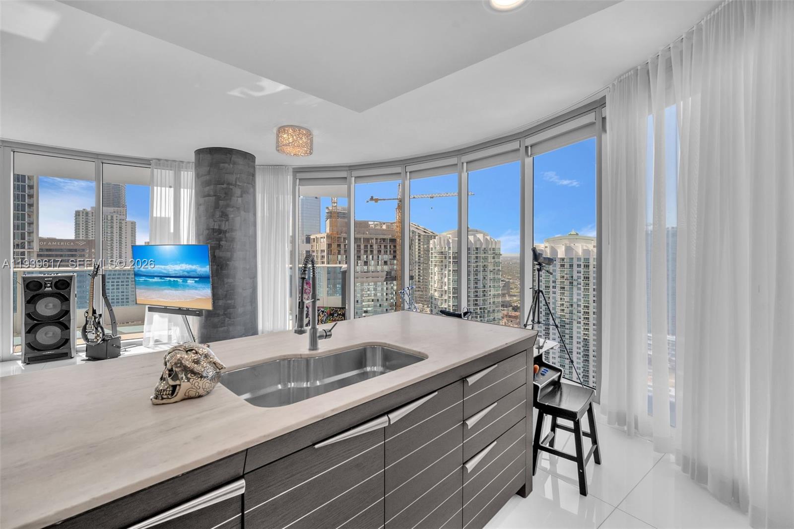 200 Biscayne Boulevard Way #4202, Miami FL 33131